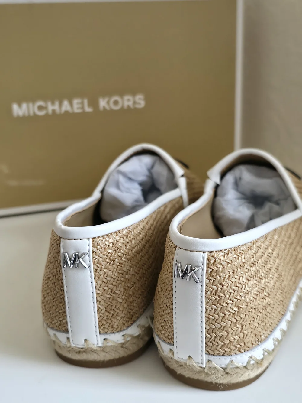 Michael Kors Natural Kenzie Espadri Straw Slip-Ons White Trim Size 9.5